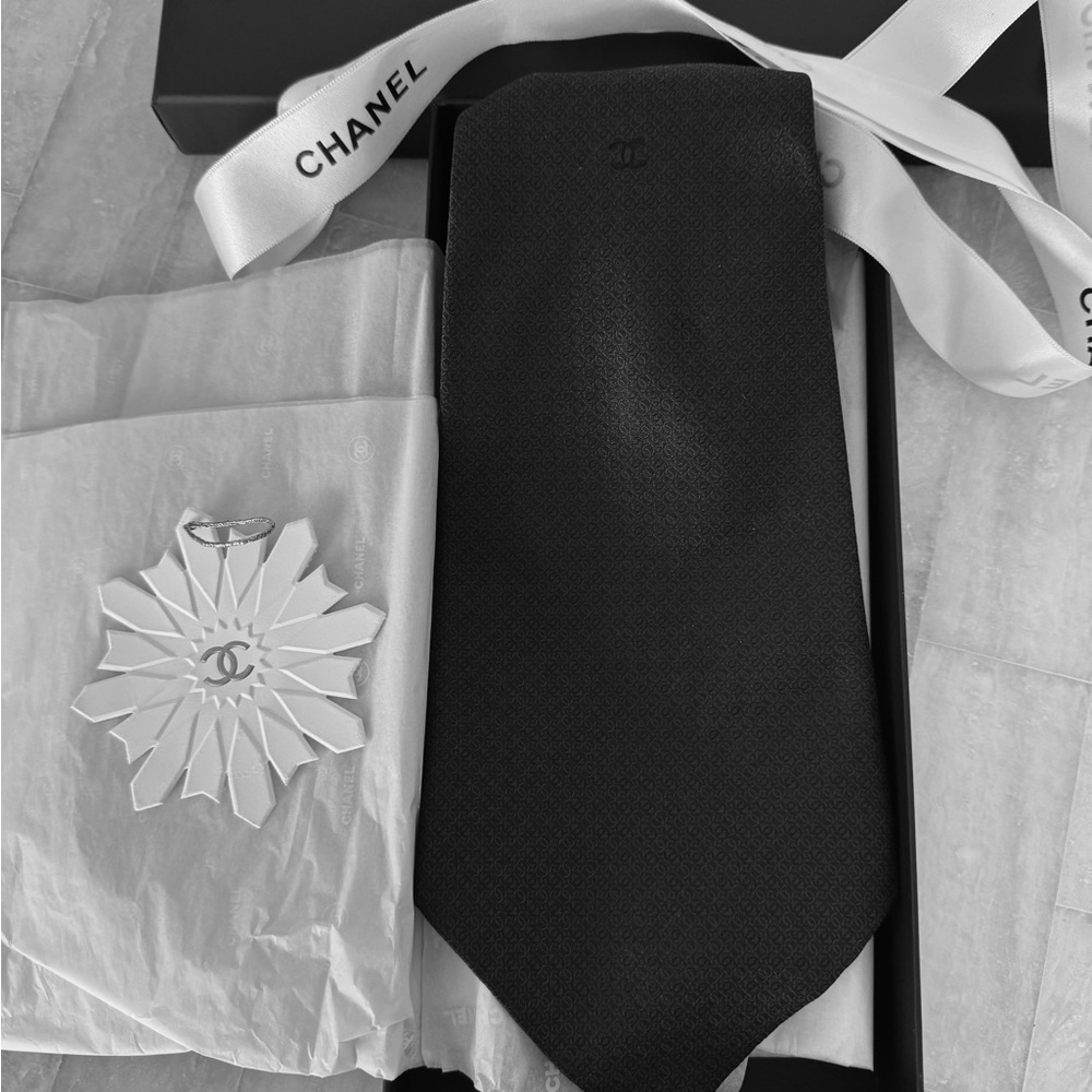 CHANEL Fabulous ladies tie, 100% Silk, original box and bow, black - Picture 7 of 13